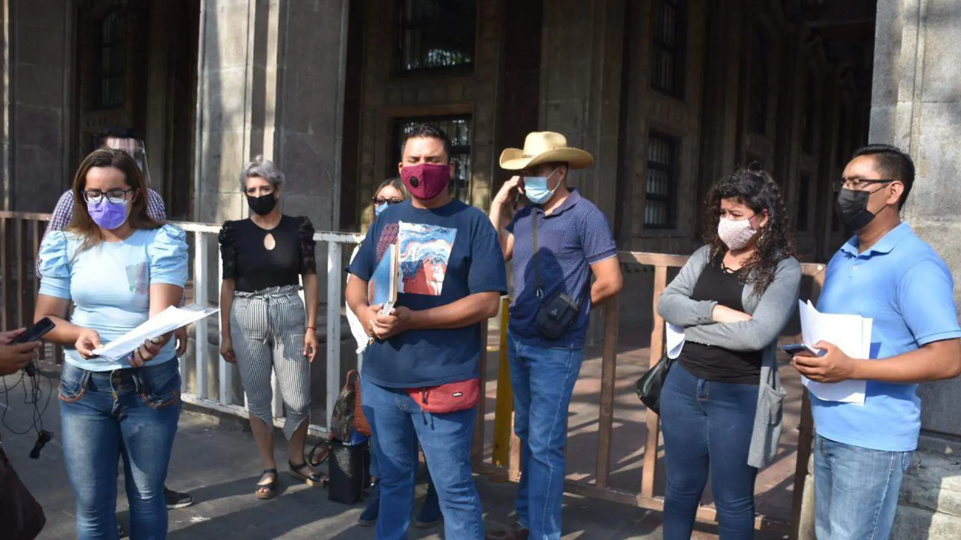 maestros de telesecundaria se pronuncian en plaza de armas